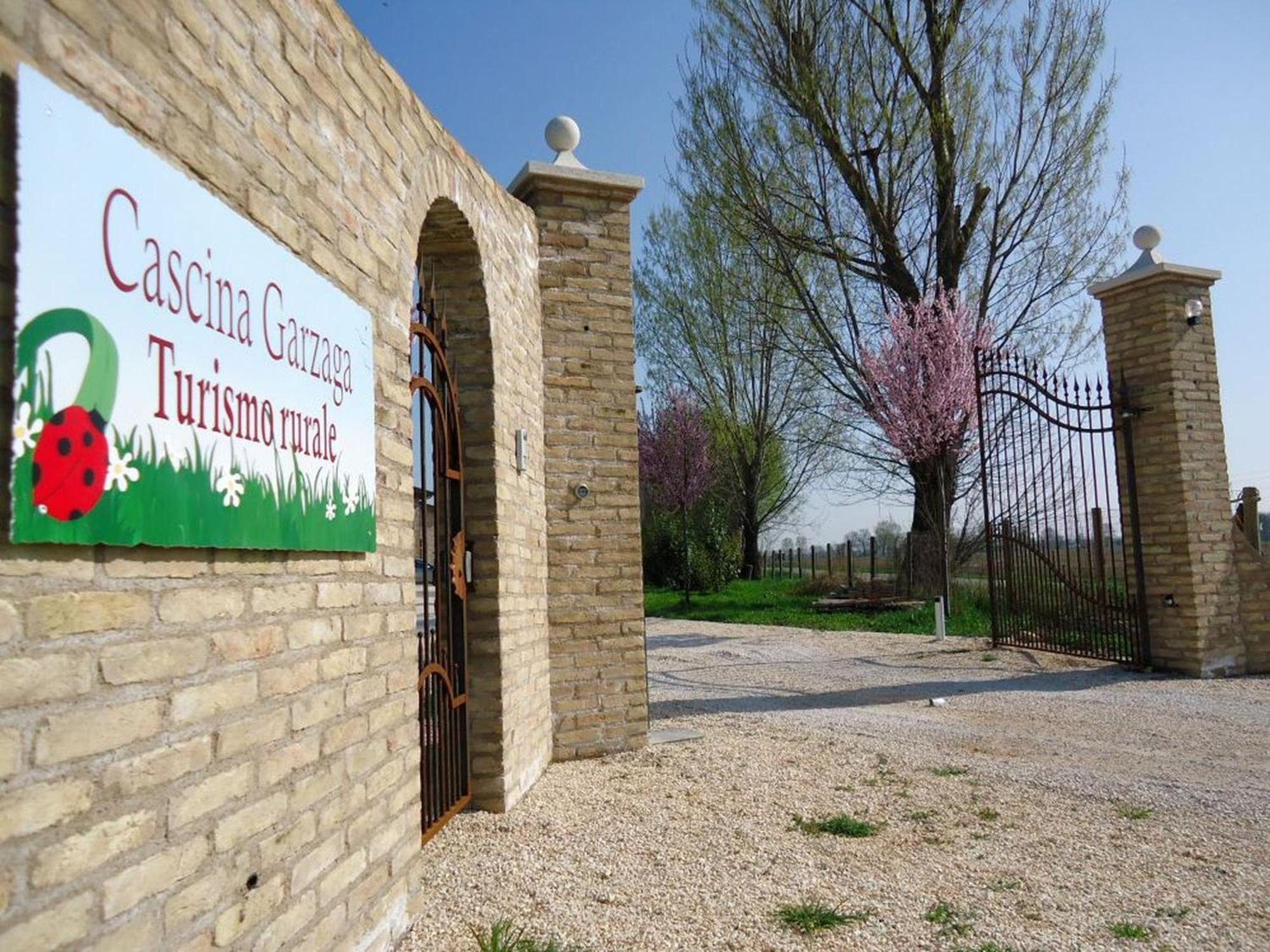 La Garzaga Turismo Rurale Ceresara ภายนอก รูปภาพ